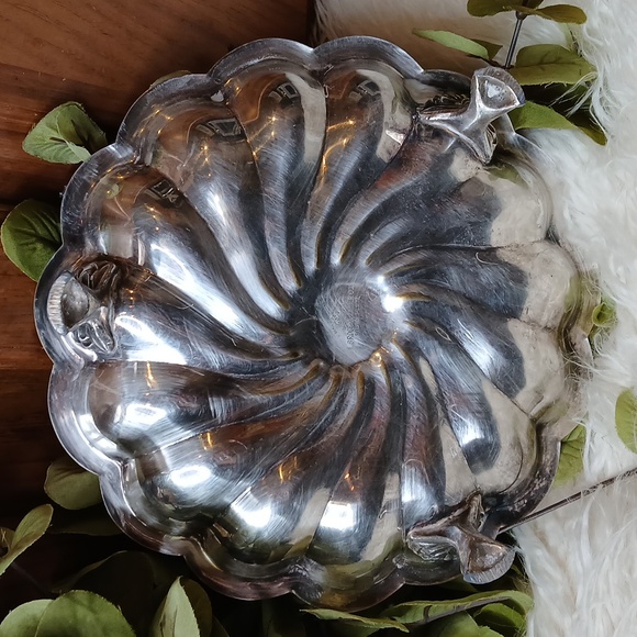 FB ROGERS 1983 DILVER PLATED MINATURE TRAY - Picture 3 of 5